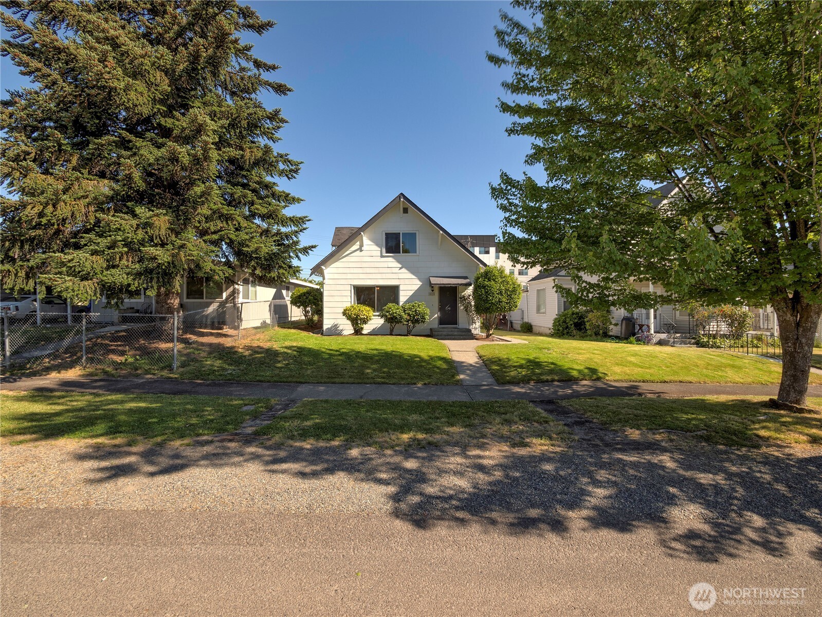 1615 E Wright Avenue Property Photo 31