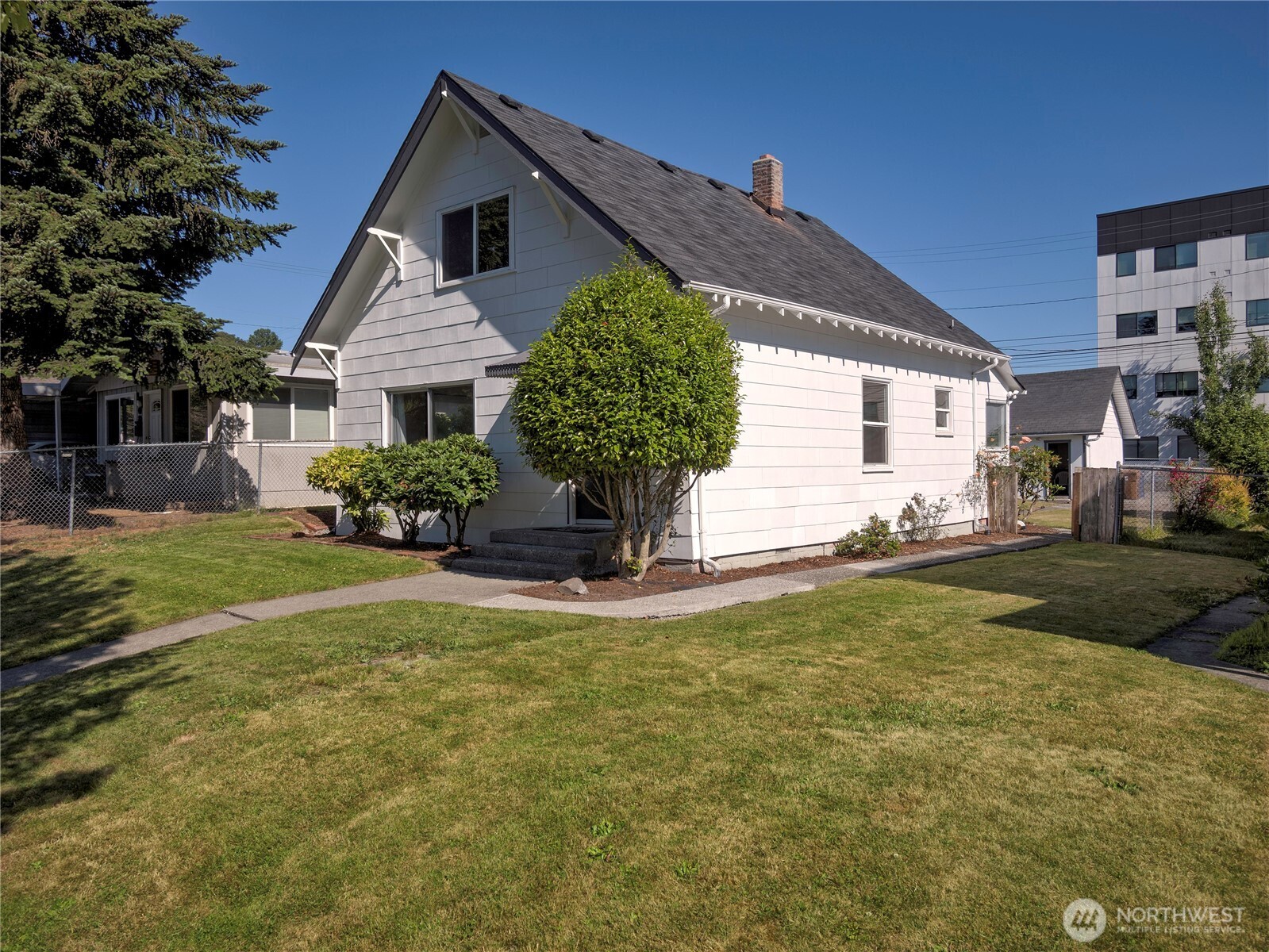 1615 E Wright Avenue Property Photo 32