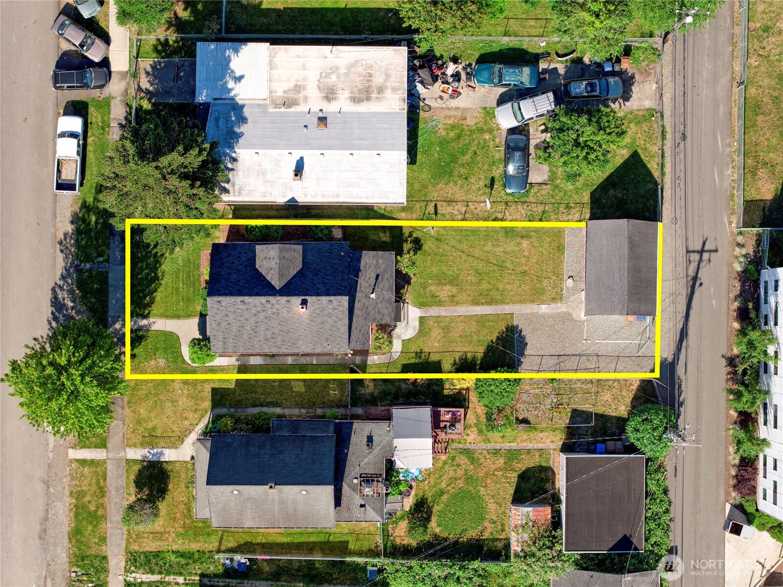 1615 E Wright Avenue Property Photo 36