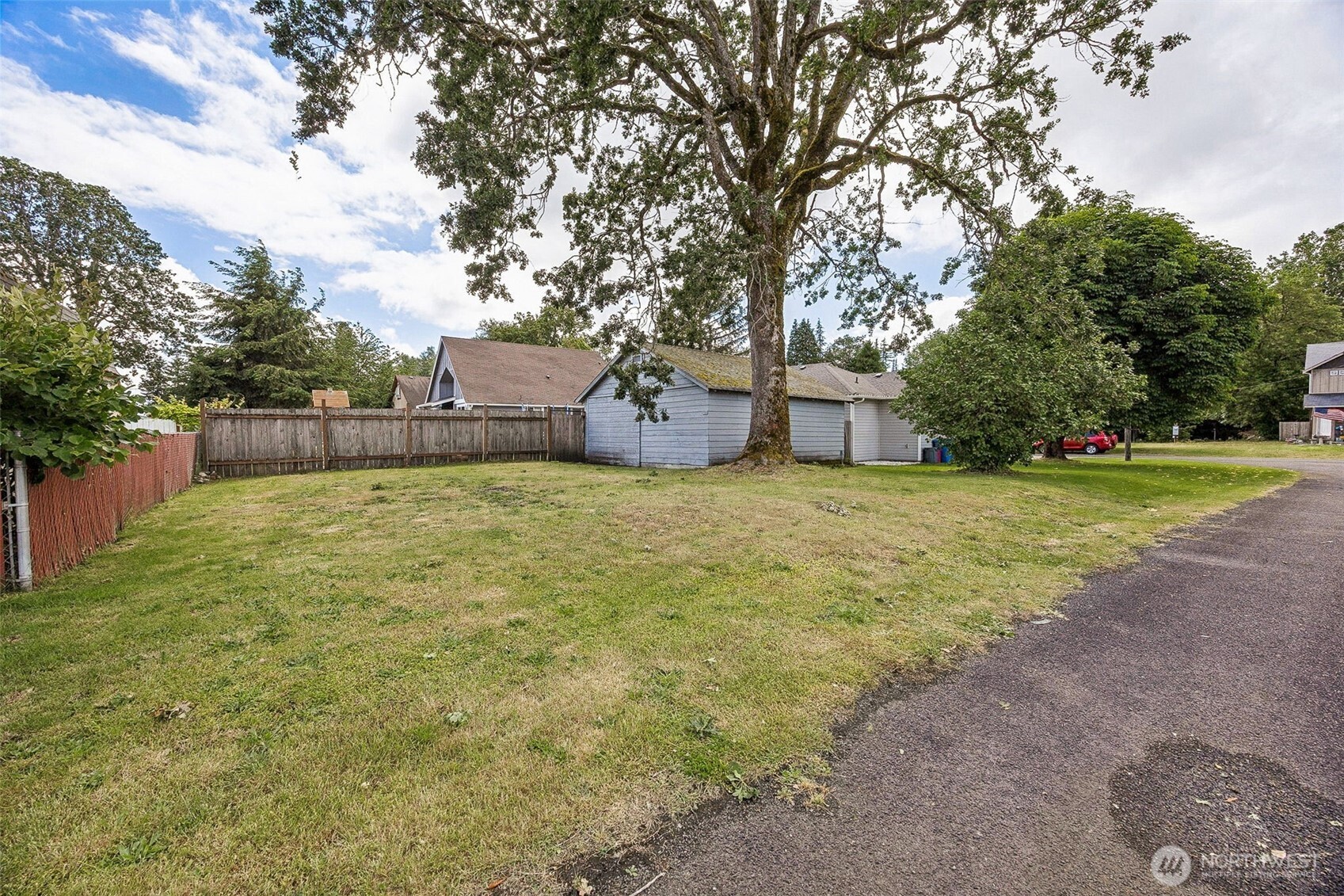 404 Nixon Street Property Photo 6