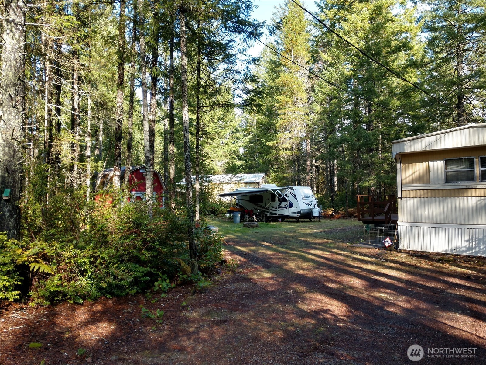 221 NE Madrona Avenue Property Photo 1
