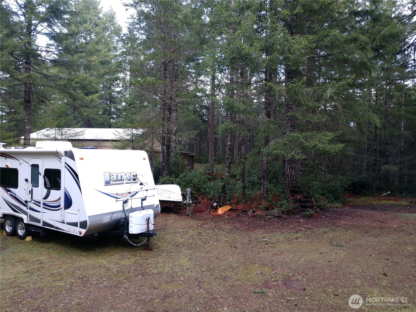 221 Ne Madrona Avenue Property Photo 4