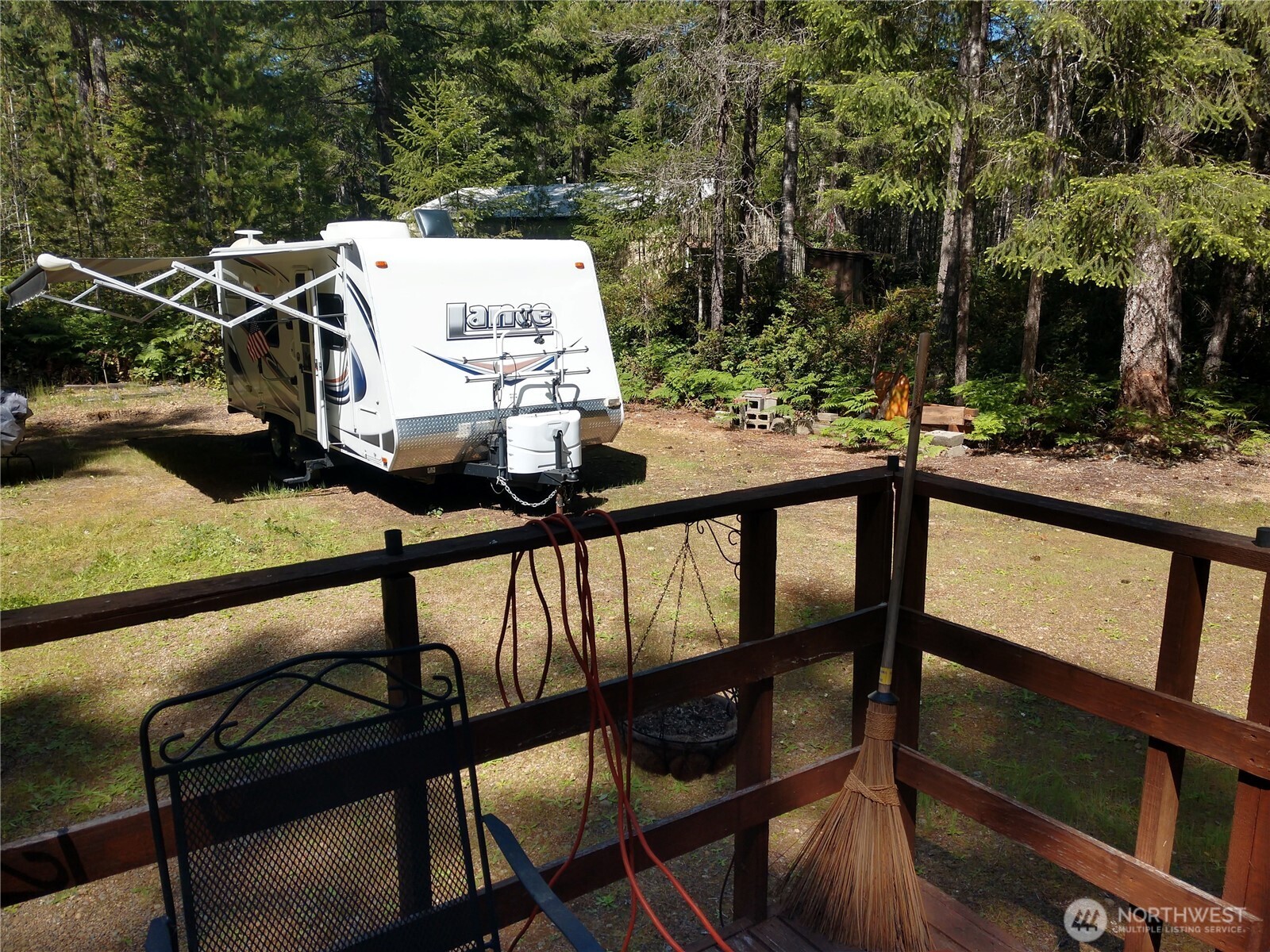 221 Ne Madrona Avenue Property Photo 5