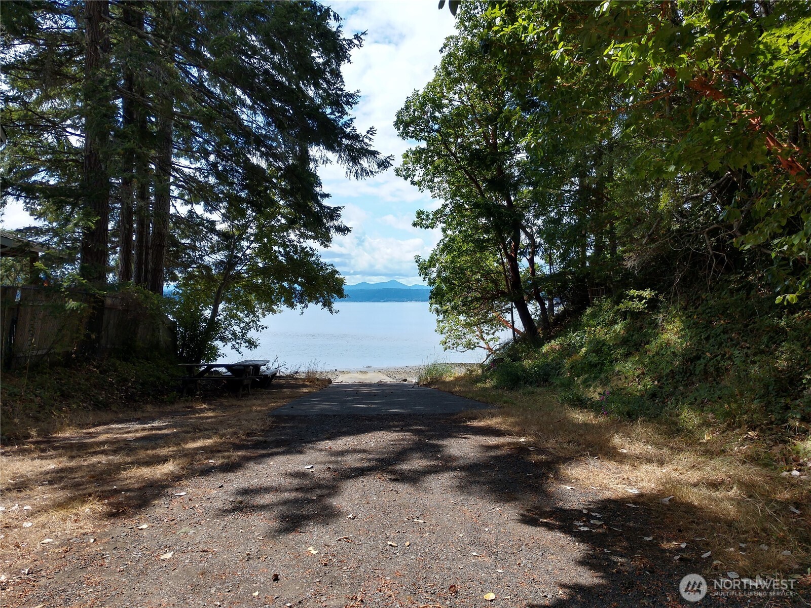 221 Ne Madrona Avenue Property Photo 11