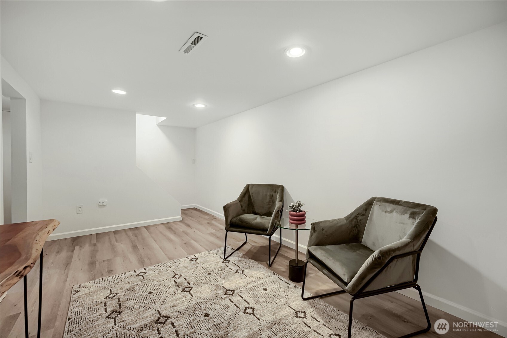 6815 S 120th Place Property Photo 16