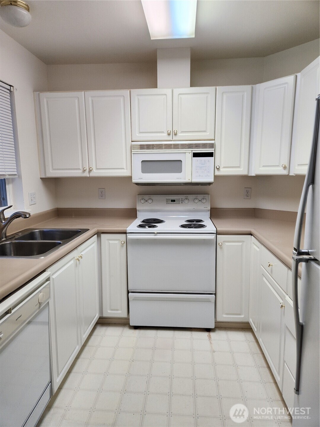 1905 98th Street 2 Property Photo 4