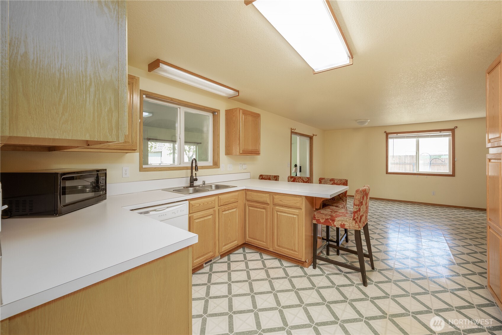 711 Ne 175 Avenue Property Photo 11