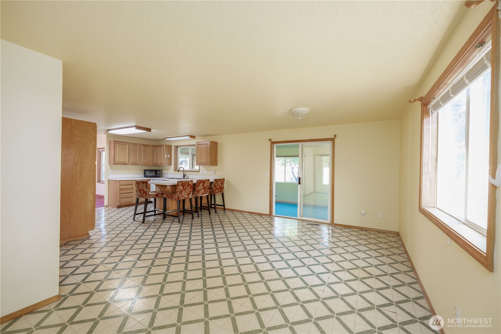 711 Ne 175 Avenue Property Photo 17