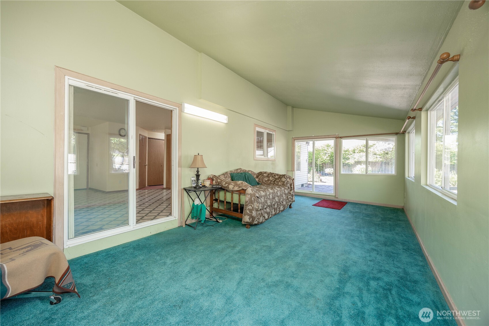 711 Ne 175 Avenue Property Photo 18