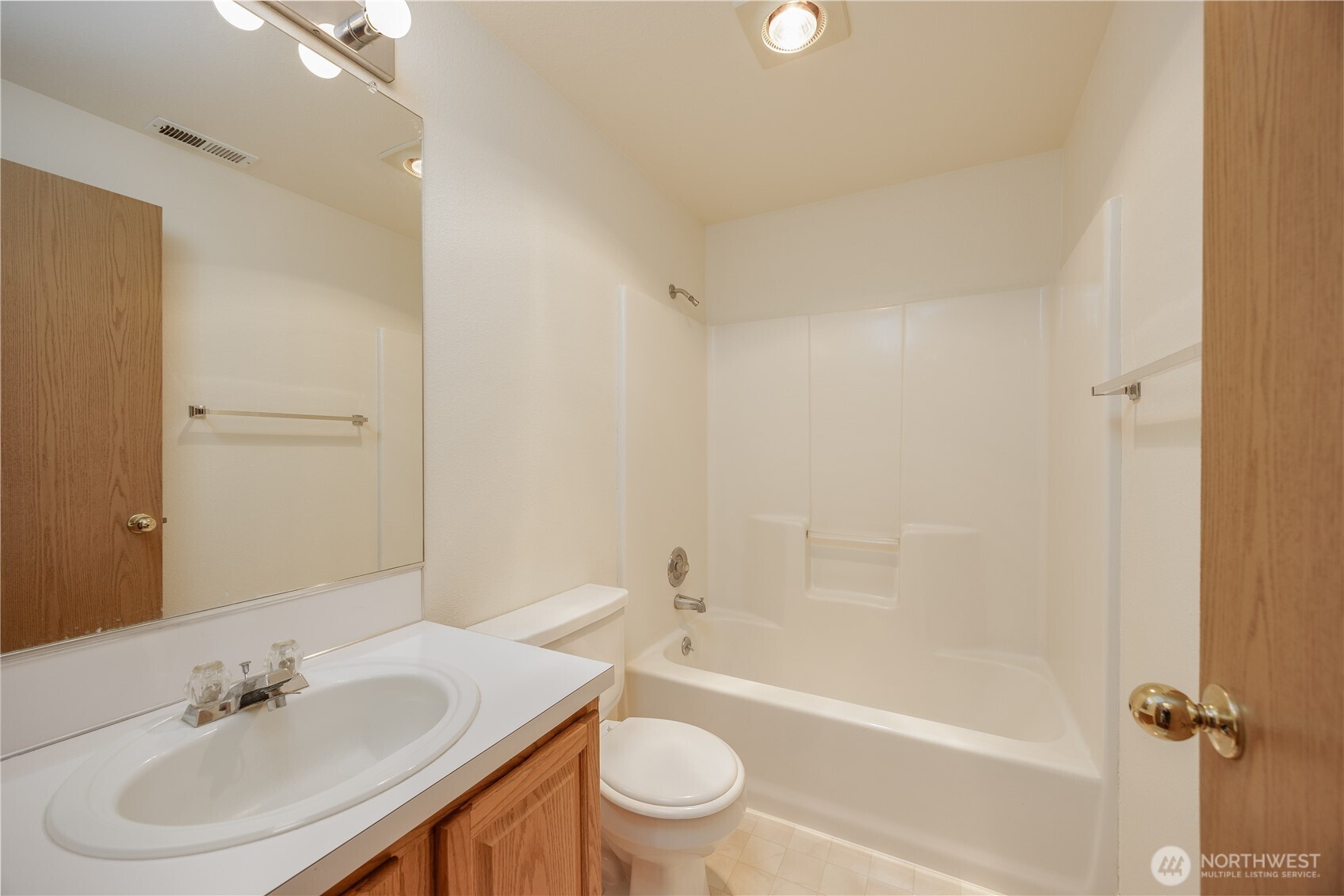 711 Ne 175 Avenue Property Photo 24