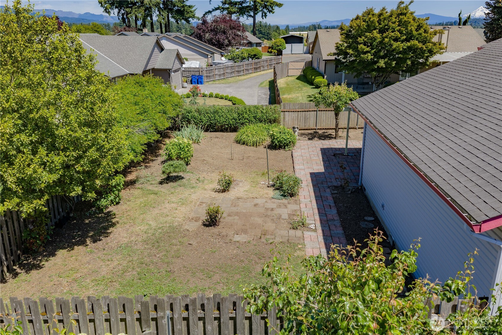 711 Ne 175 Avenue Property Photo 33