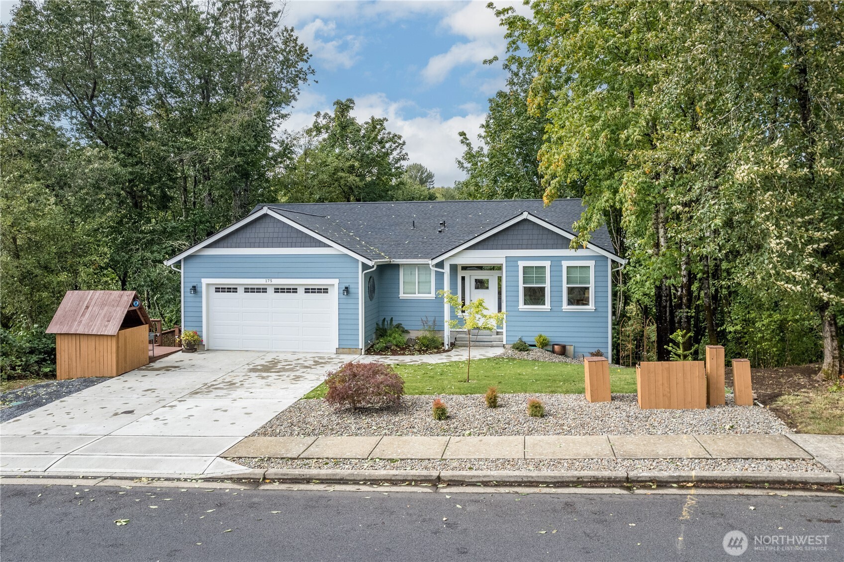 175 Shoreview Drive Property Photo 2
