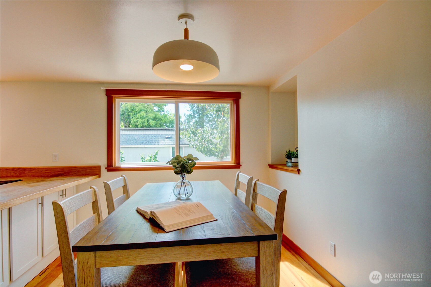 15301 Second Avenue Property Photo 7