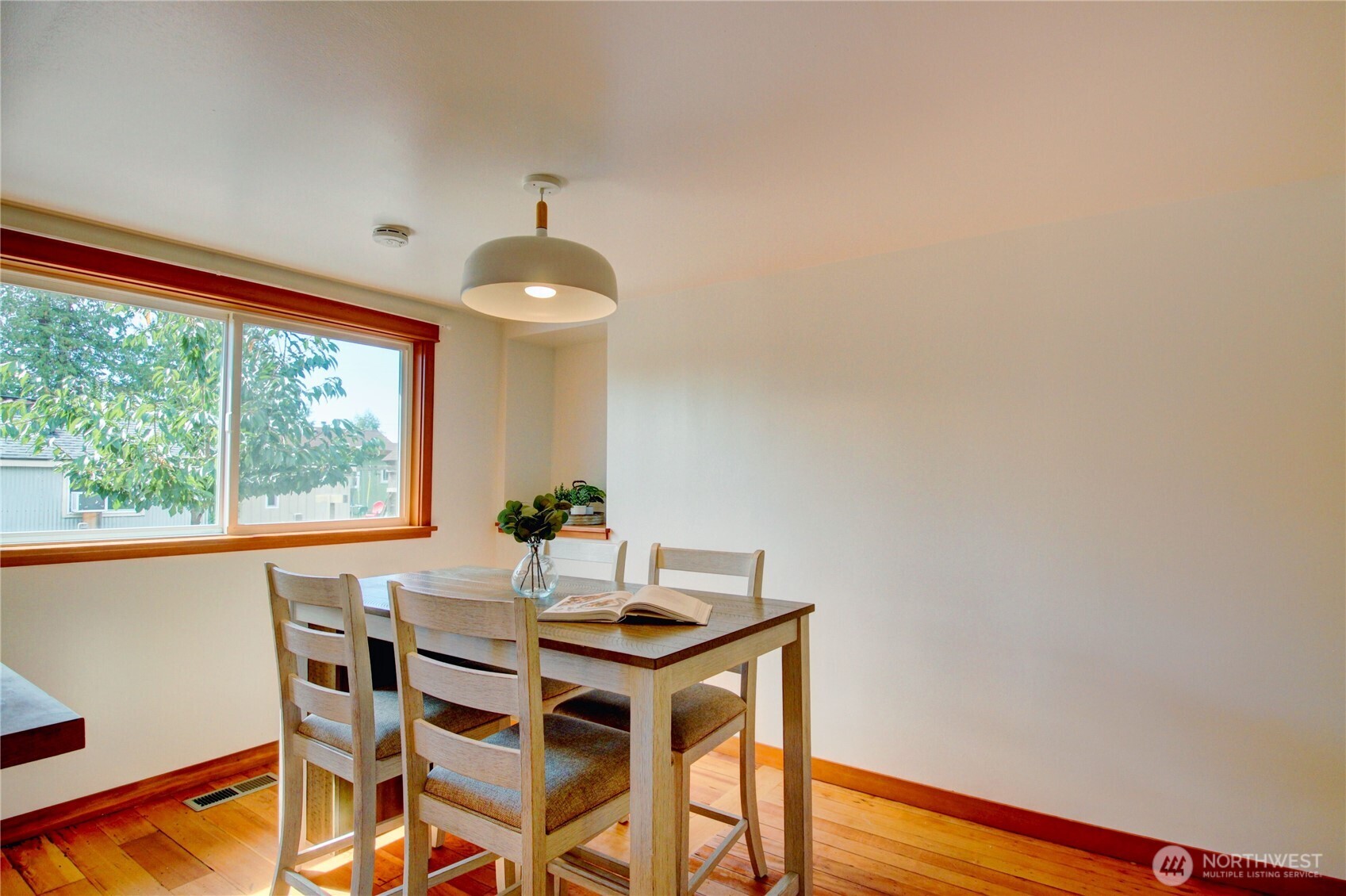 15301 Second Avenue Property Photo 8