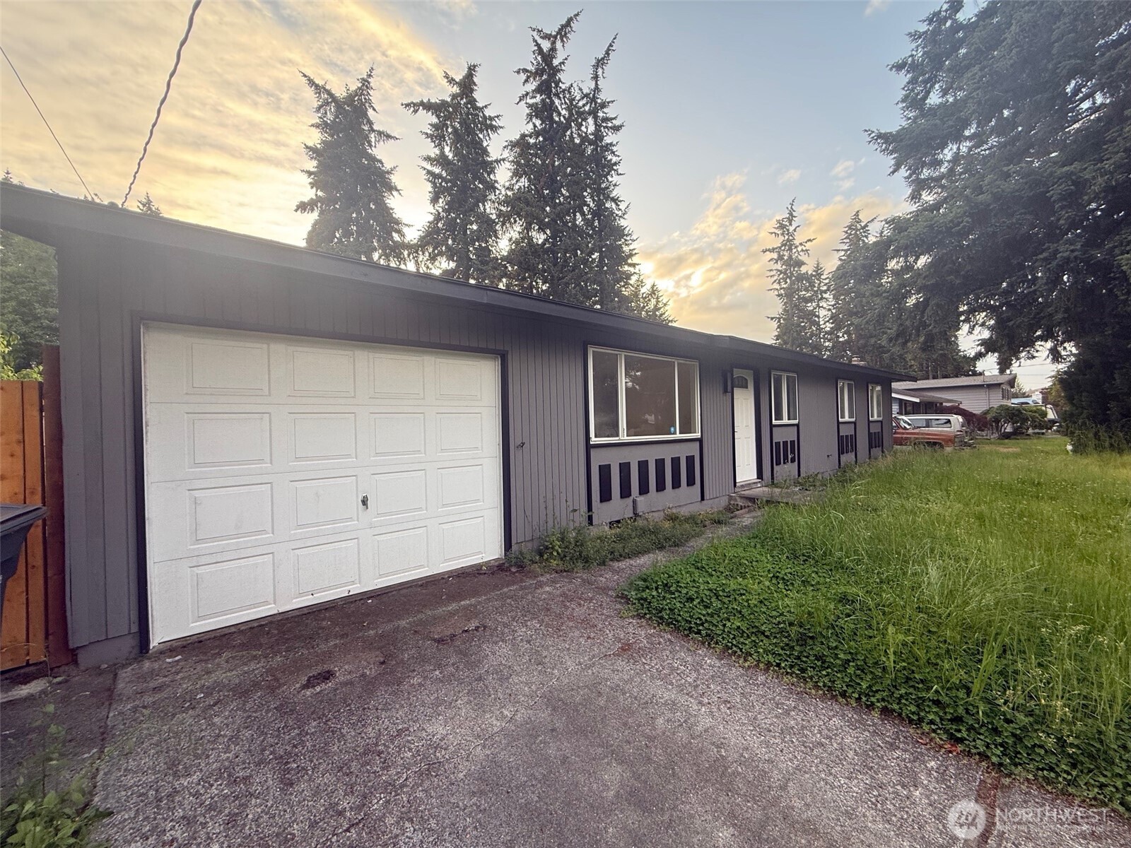 12202 107th Avenue Ct Property Photo 2