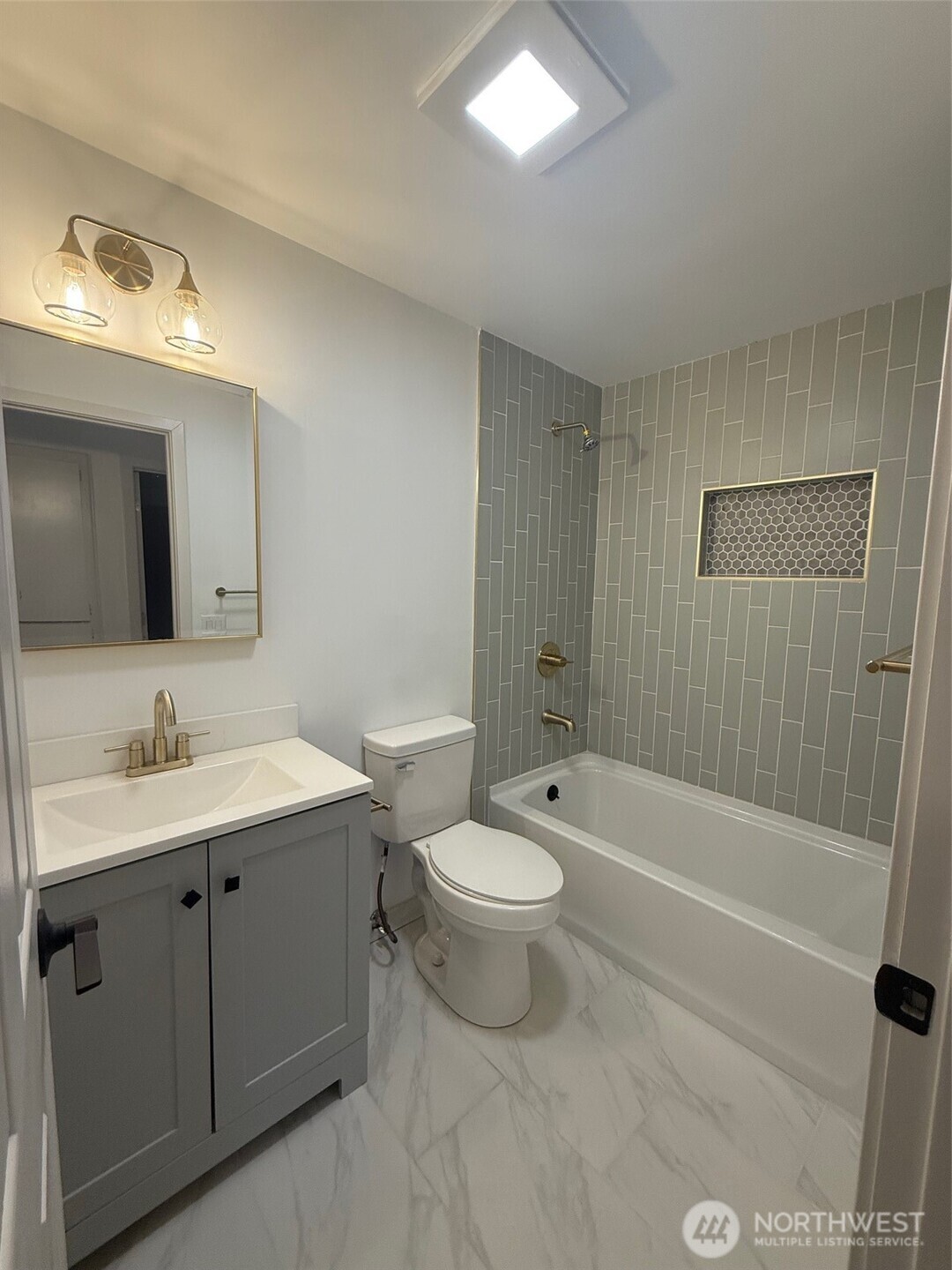 12202 107th Avenue Ct Property Photo 9