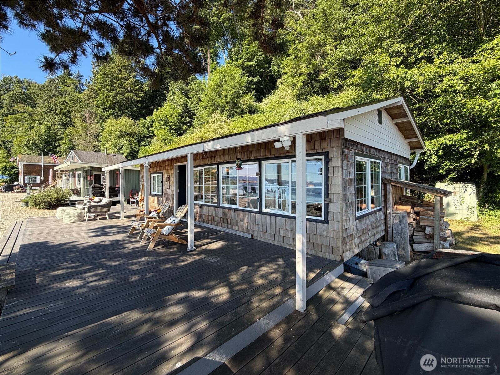 9 I Hat Island Walk Property Photo 3