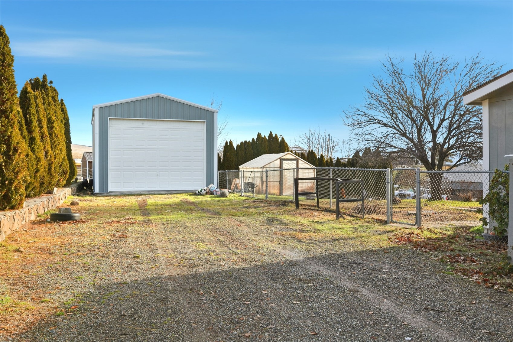401 Clemans View Road Property Photo 4
