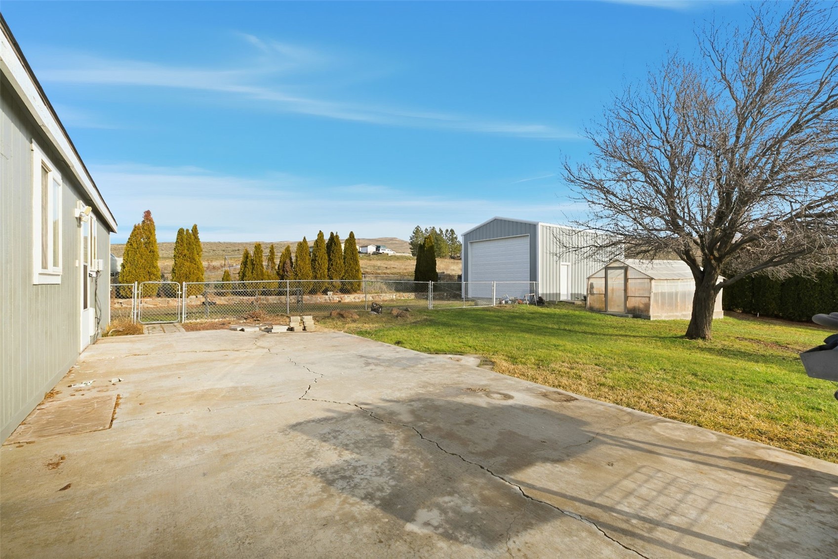 401 Clemans View Road Property Photo 5