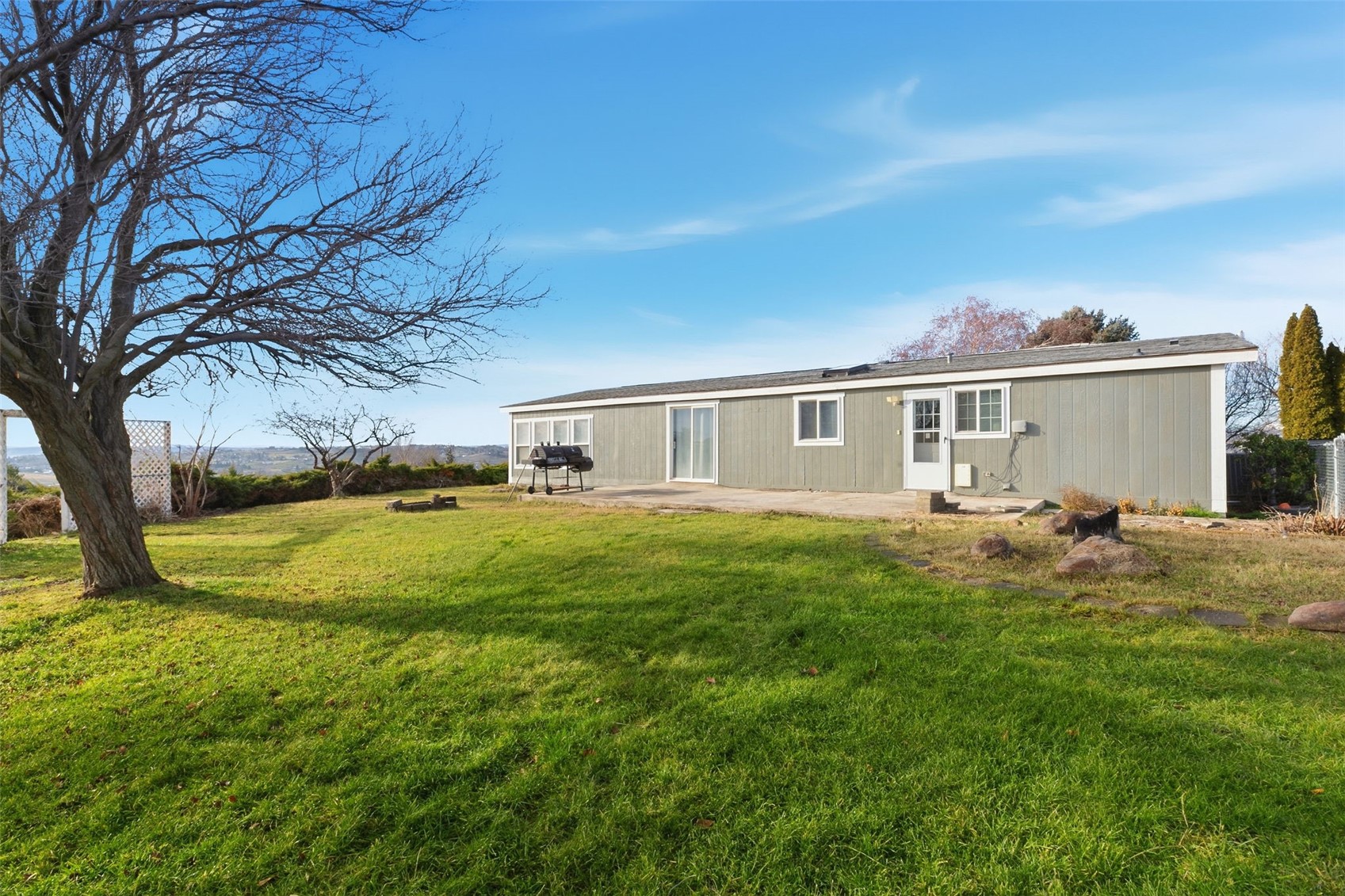 401 Clemans View Road Property Photo 6