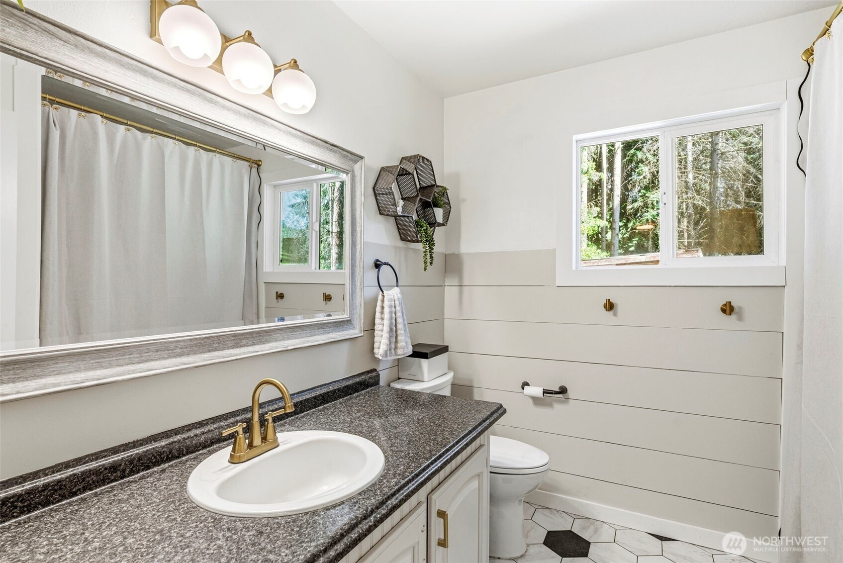 4212 Westside Highway Property Photo 13