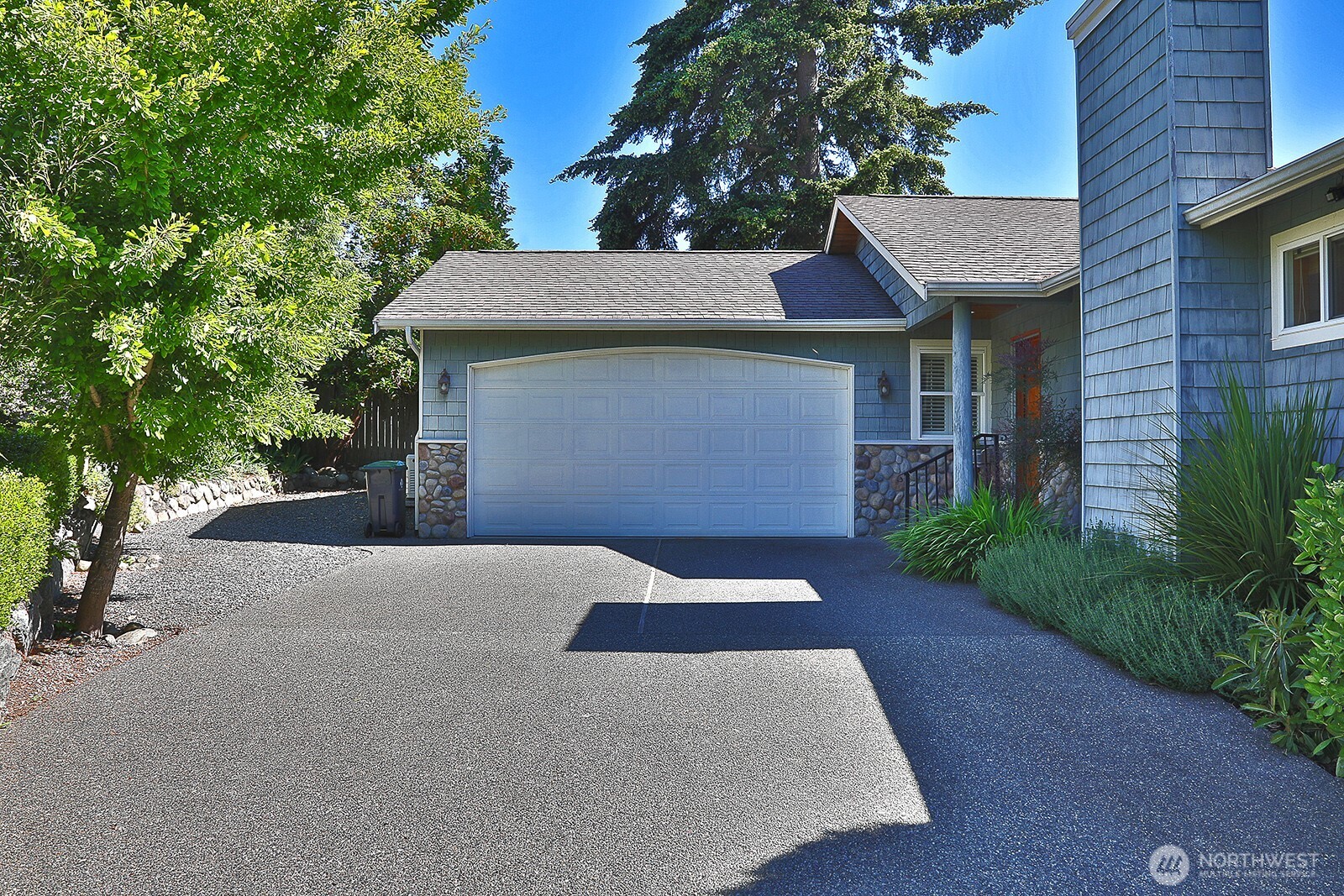2441 Hillis Drive Property Photo 4