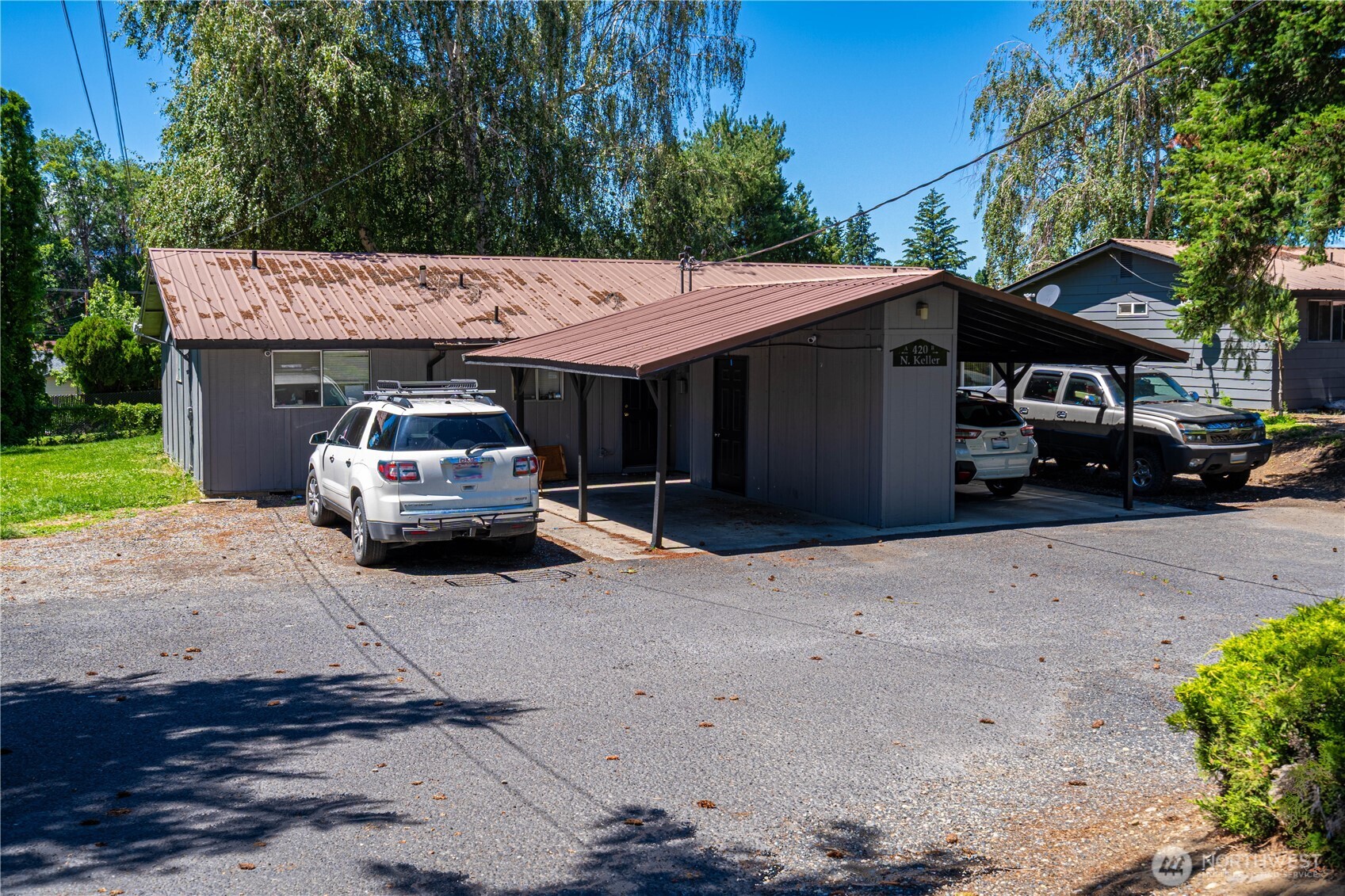 420 N Keller Avenue A & B Property Photo 1