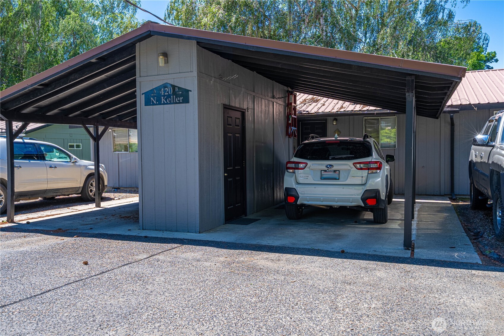 420 N Keller Avenue A & B Property Photo 2