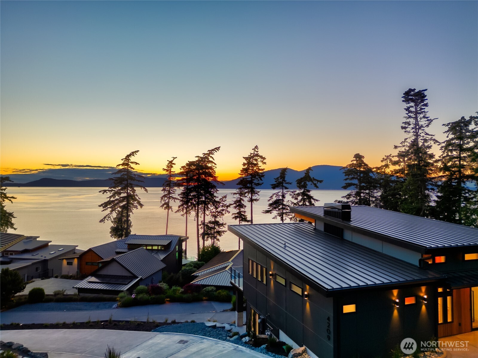 4209 Navigator Lane Property Photo 1