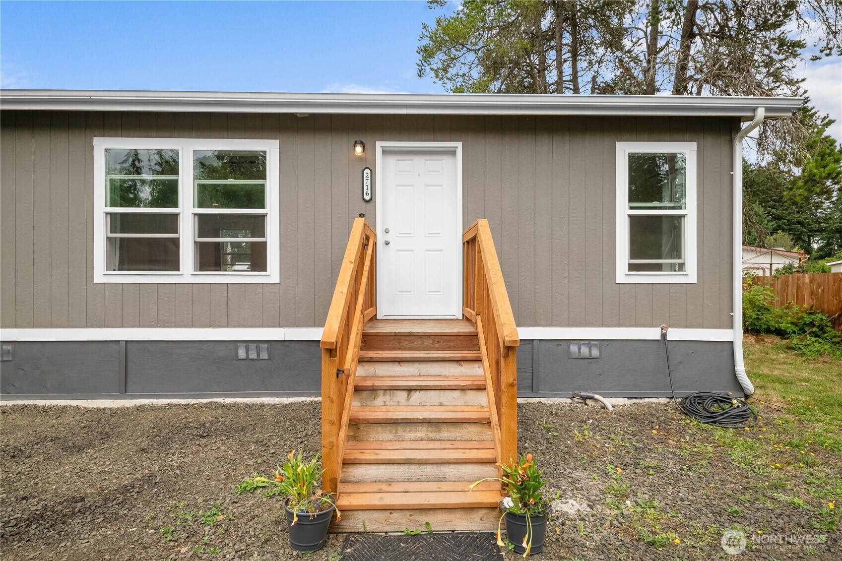 2716 Vantage Avenue Property Photo 4