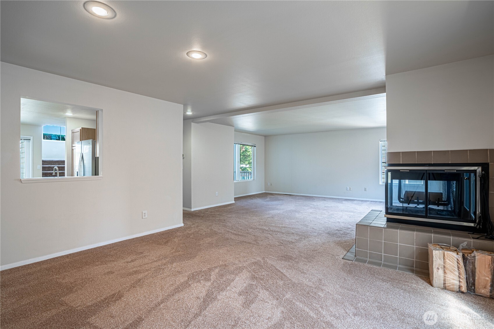 433 W Webster Avenue Property Photo 8