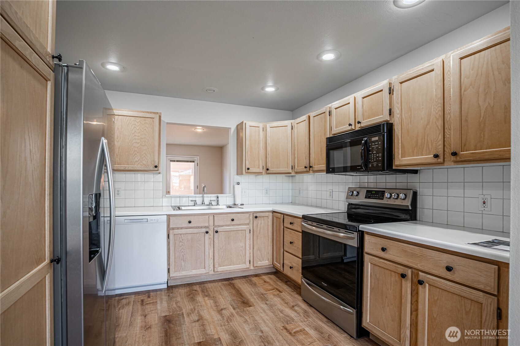 433 W Webster Avenue Property Photo 11