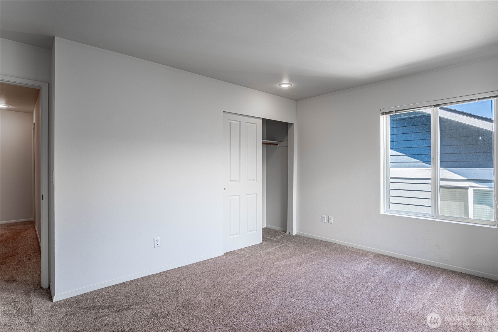 433 W Webster Avenue Property Photo 18