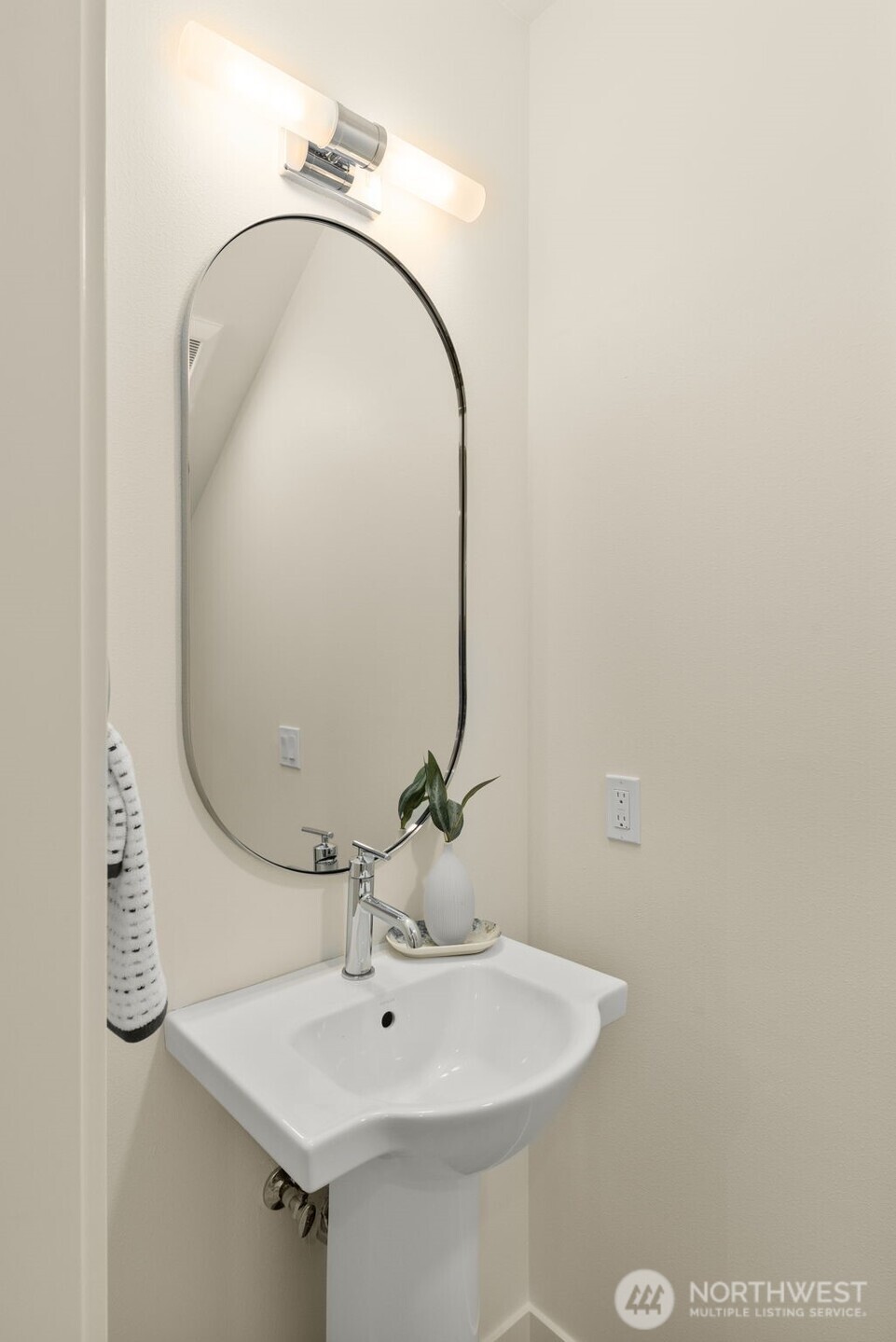 8323 A 12th Avenue Property Photo 14