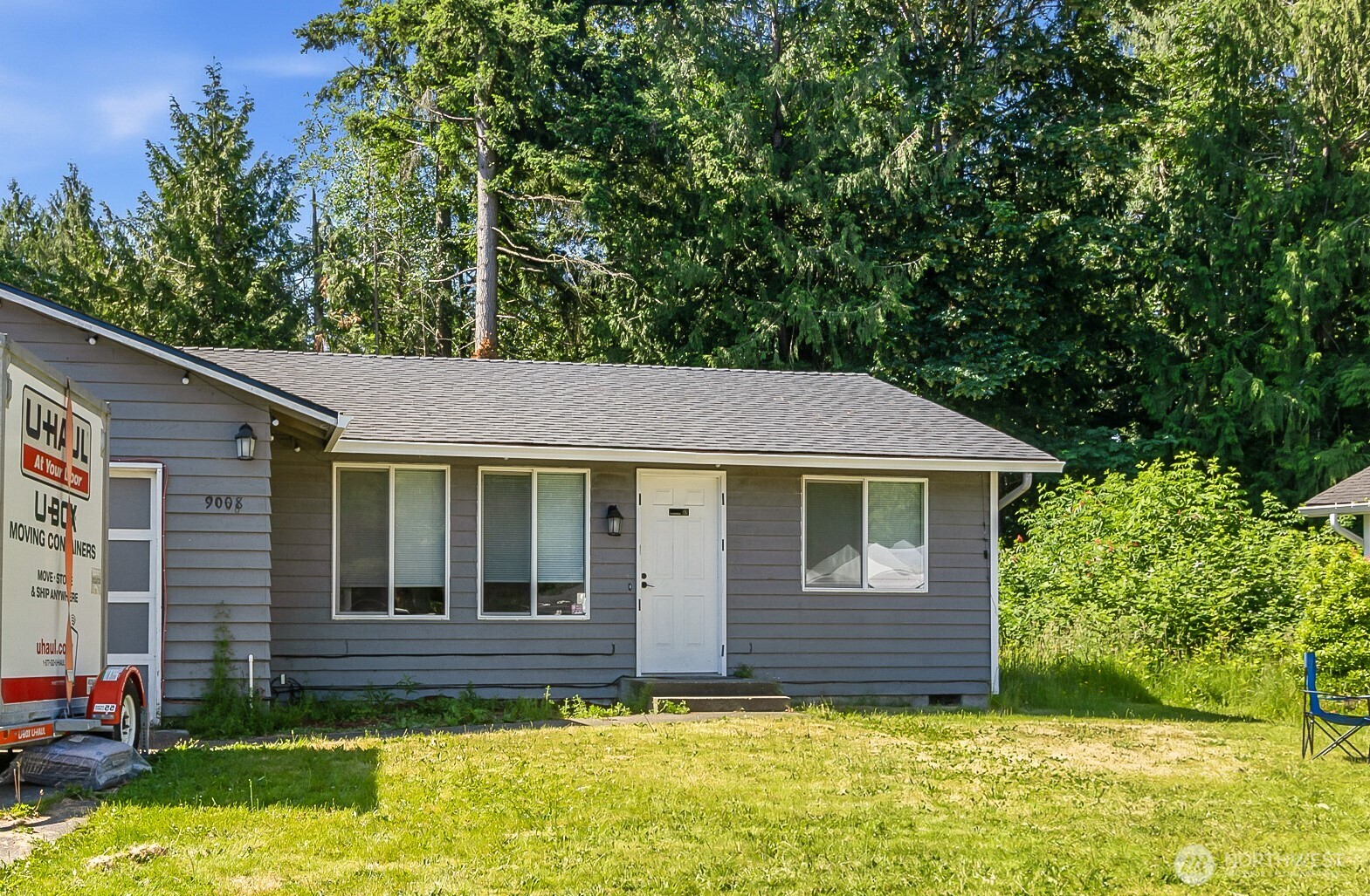 9010 9th Place Property Photo 2