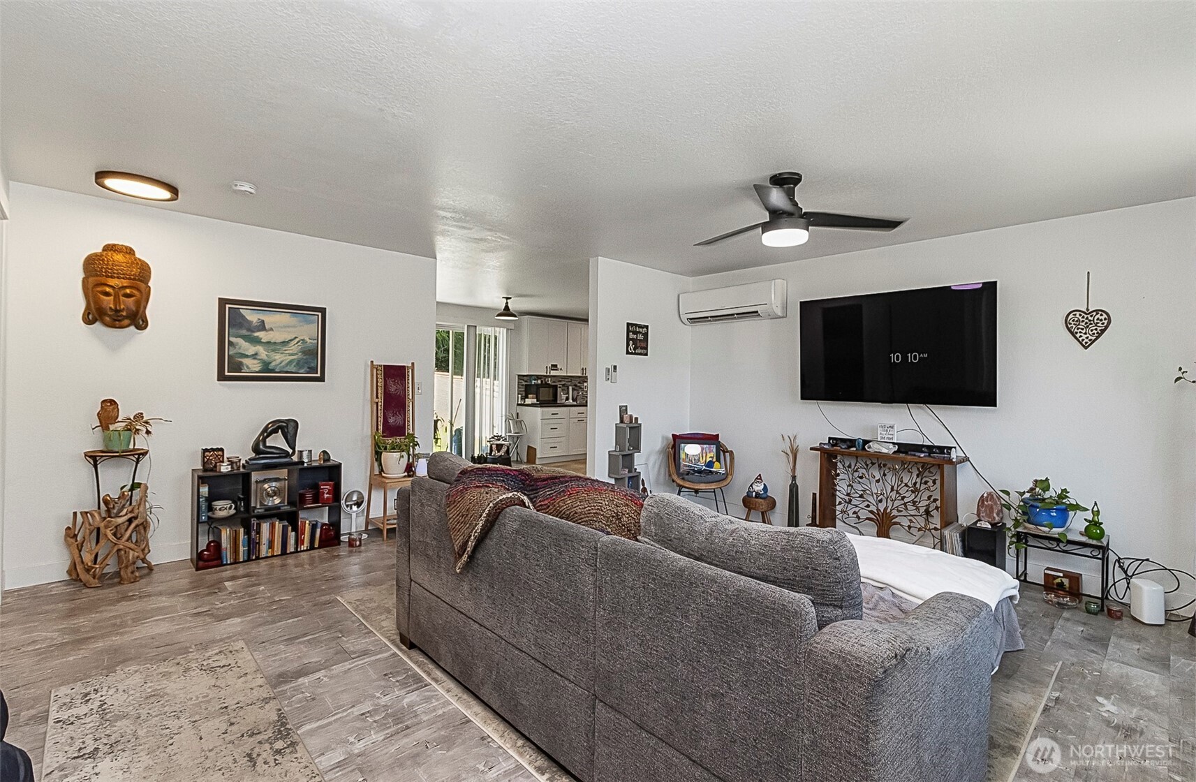 9010 9th Place Property Photo 3