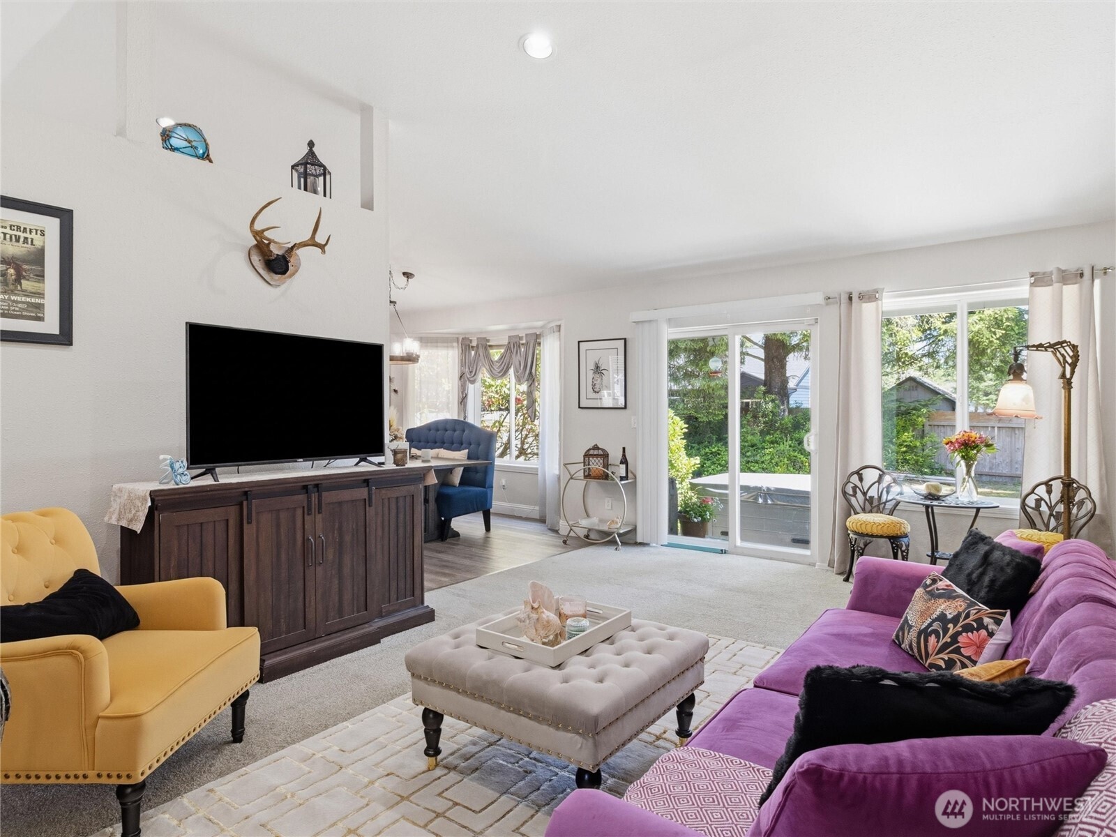 654 Woodland Loop Property Photo 4