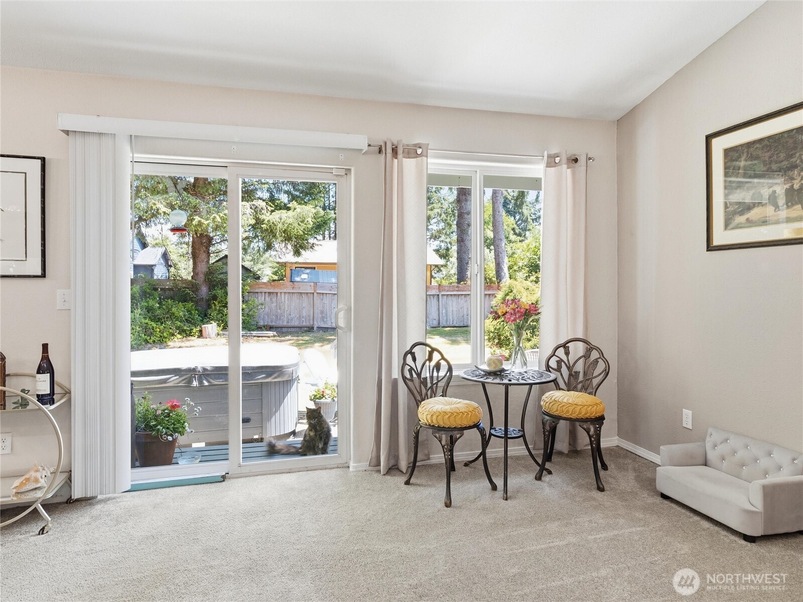 654 Woodland Loop Property Photo 8