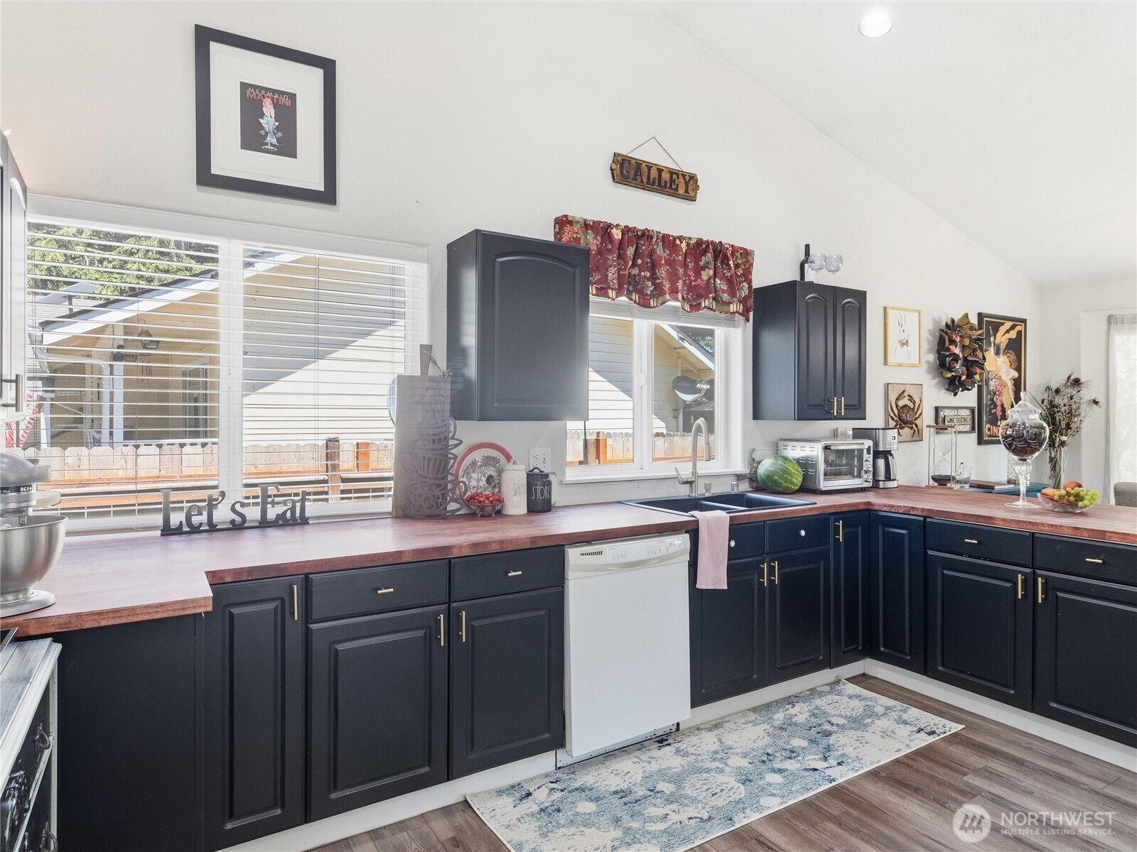 654 Woodland Loop Property Photo 13