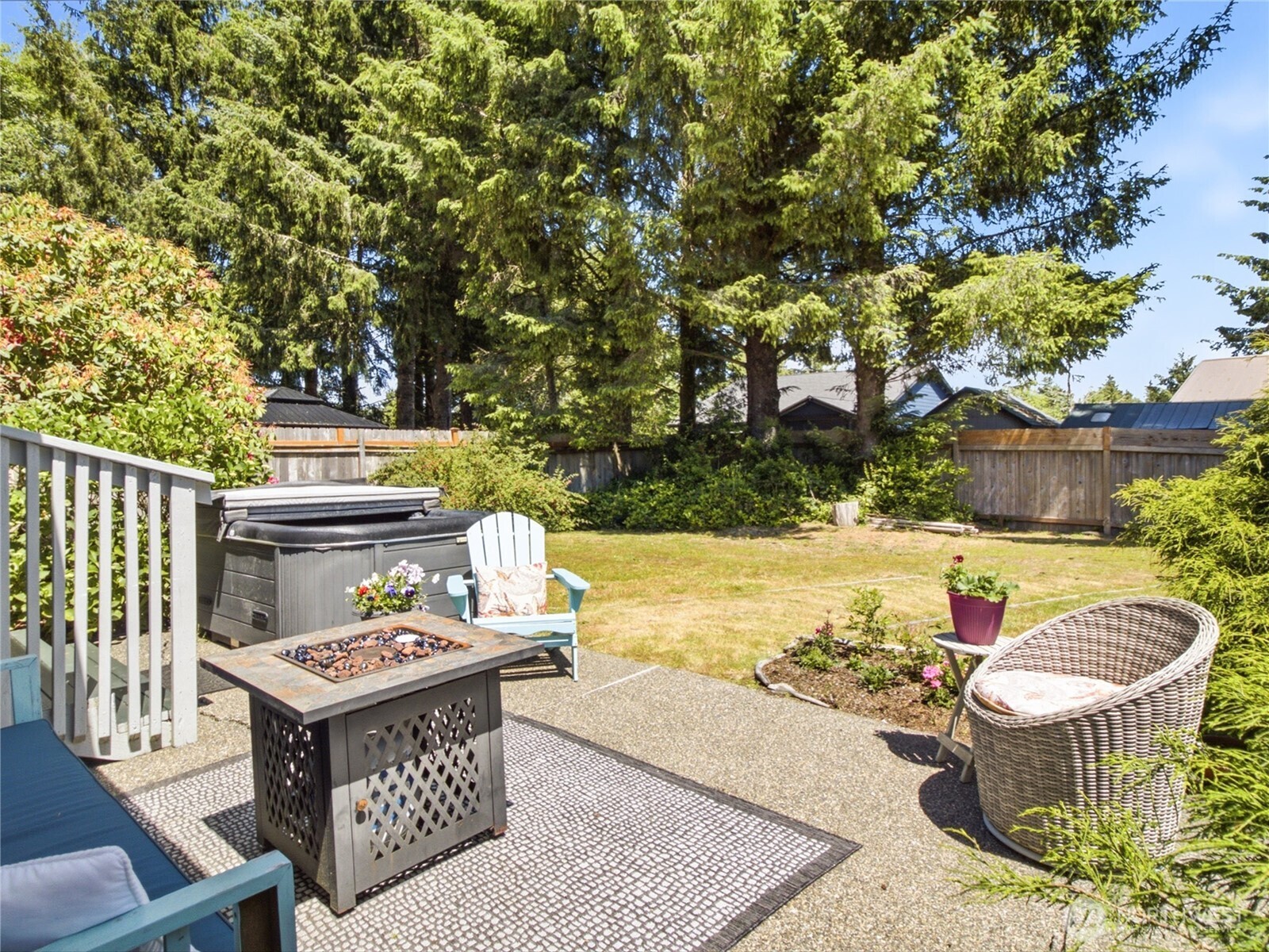 654 Woodland Loop Property Photo 27