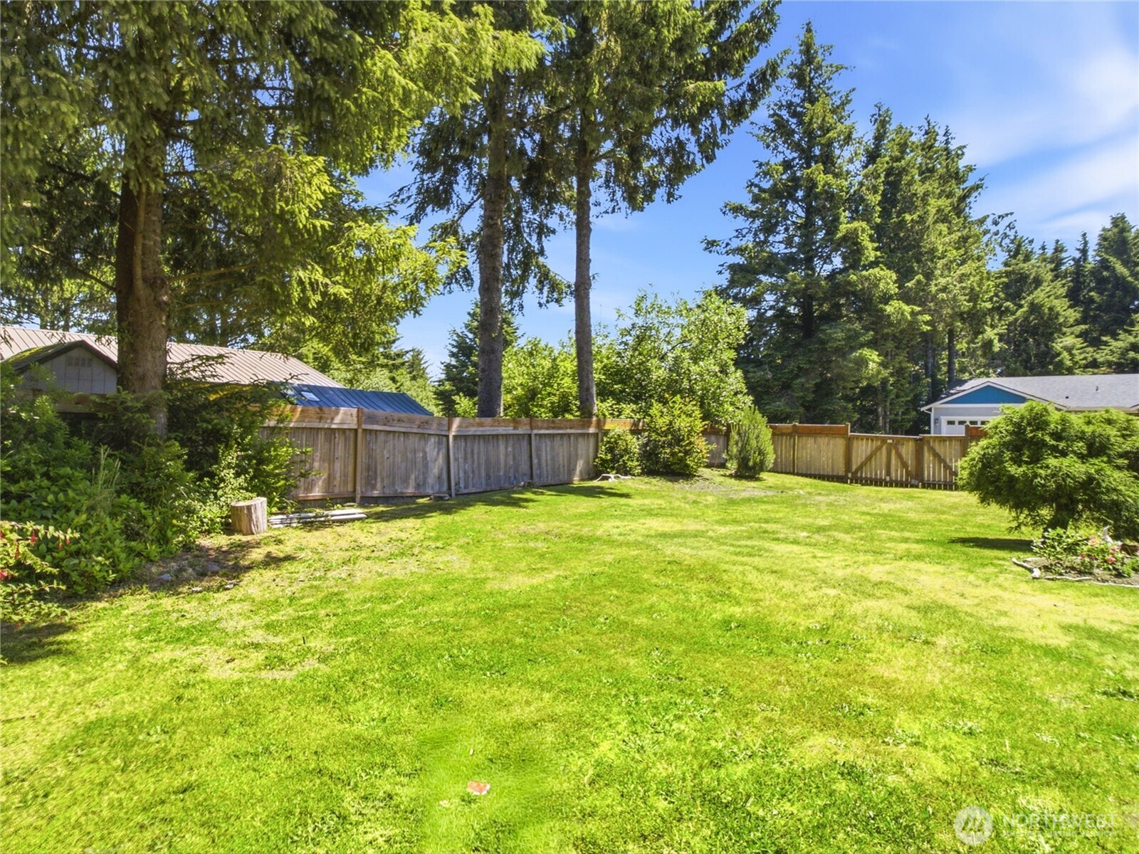 654 Woodland Loop Property Photo 28