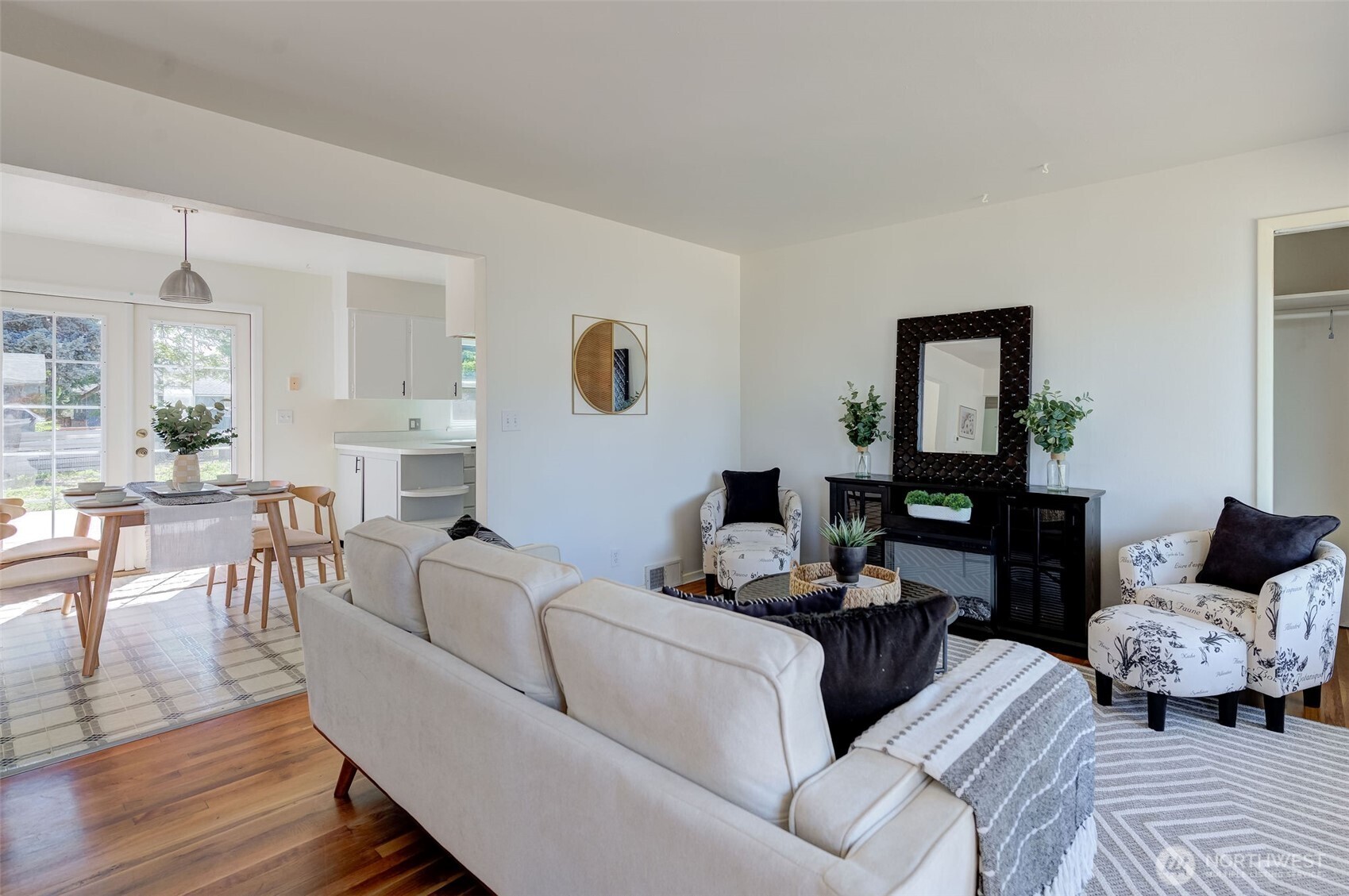 1119 Fuller Street Property Photo 4