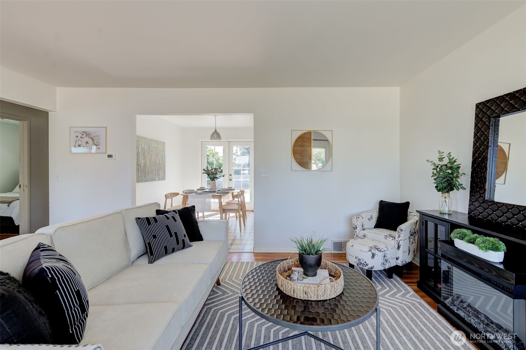 1119 Fuller Street Property Photo 4