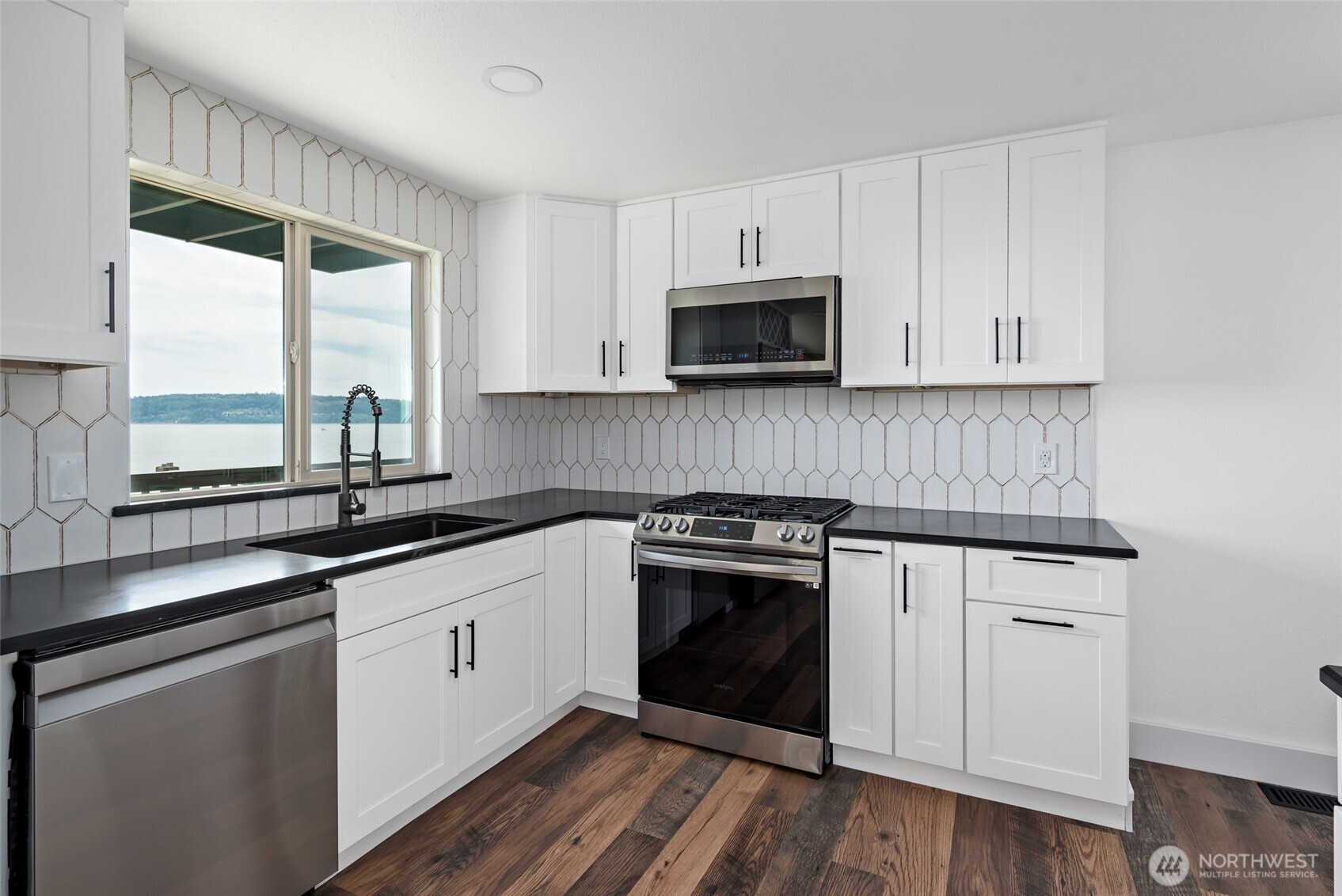 2123 Stoney Beach Lane Property Photo 8