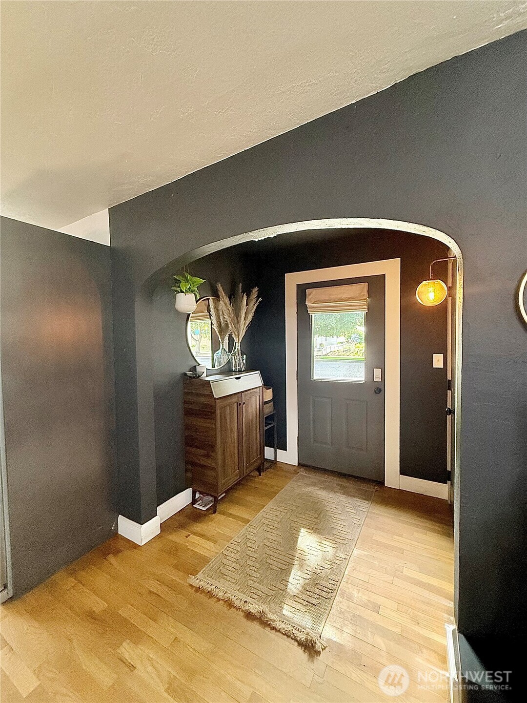 411 Ash Street Property Photo 4
