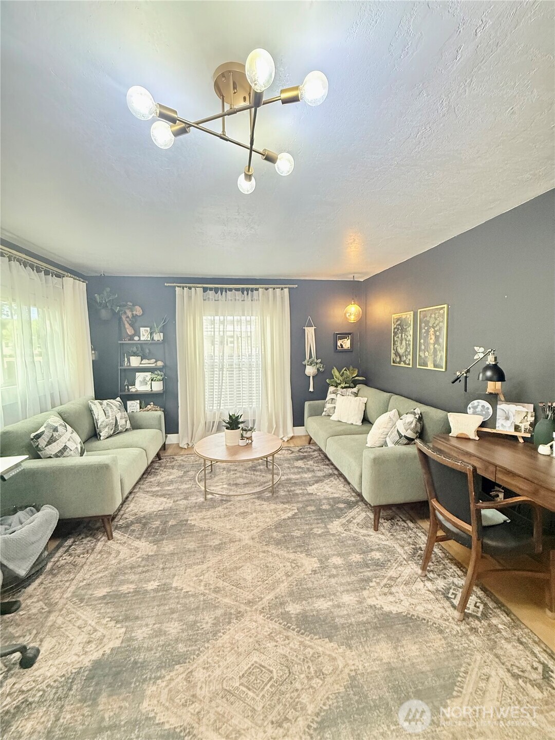 411 Ash Street Property Photo 6