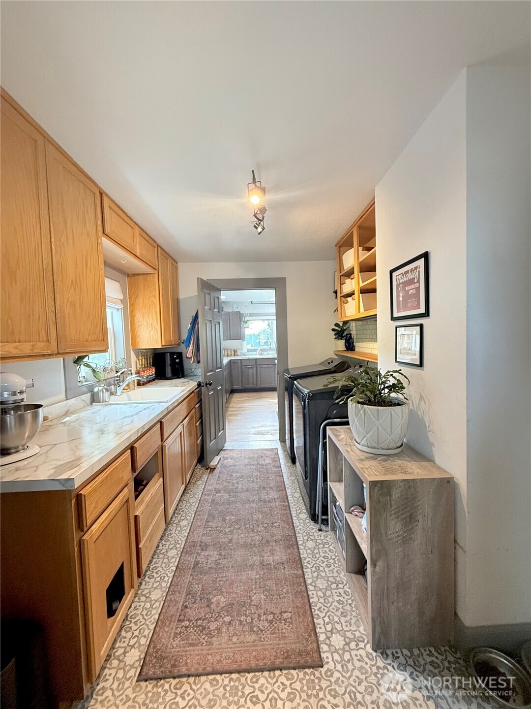 411 Ash Street Property Photo 17