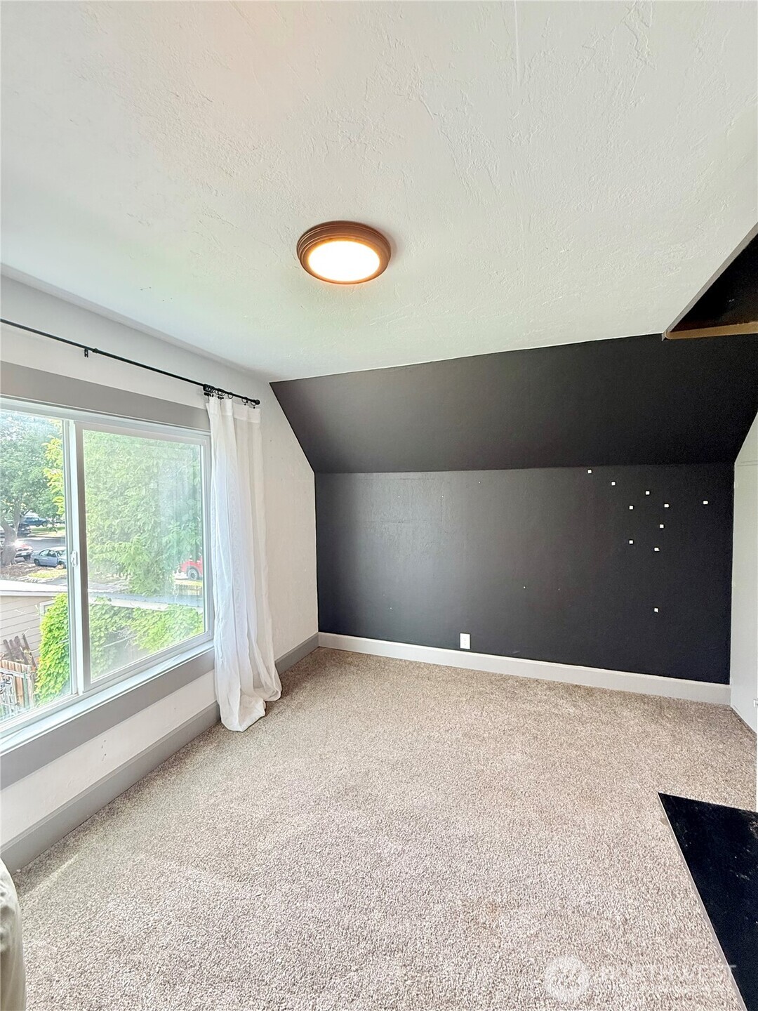 411 Ash Street Property Photo 22