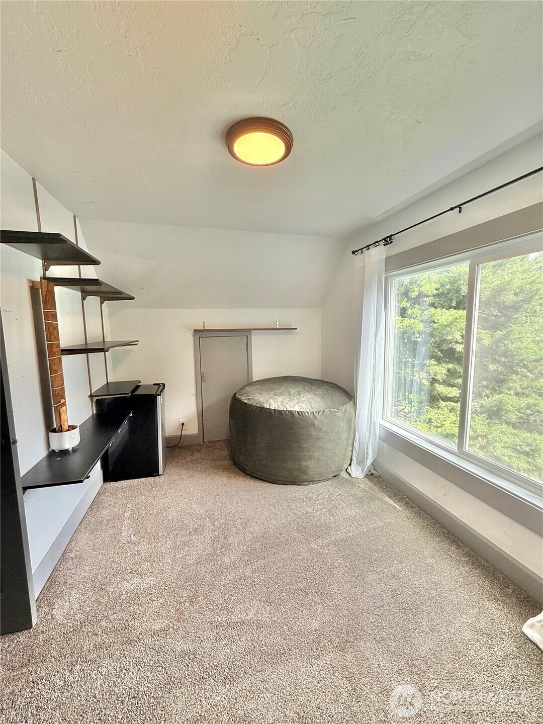 411 Ash Street Property Photo 23