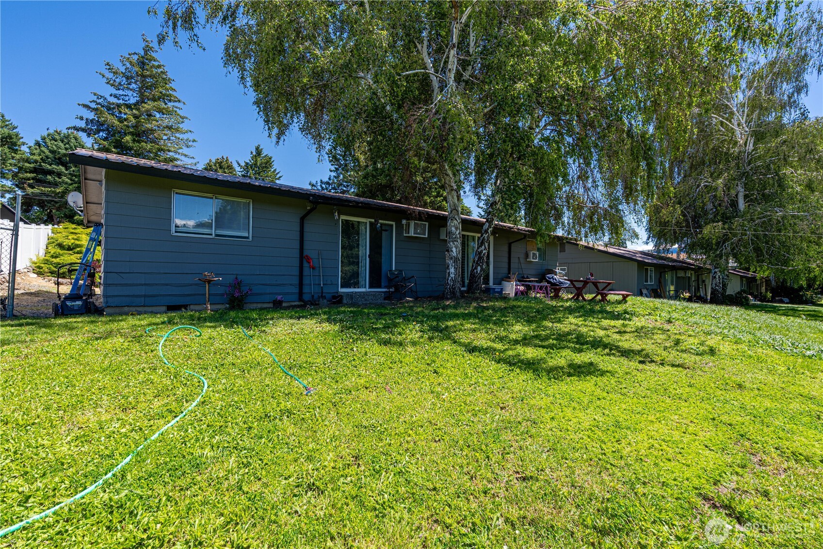 460 N Keller Avenue A & B Property Photo 6